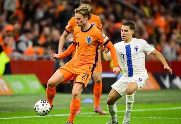 锦牛网 范巴斯滕：德容在荷兰队的表现令人失望，他应该向佩德里看齐